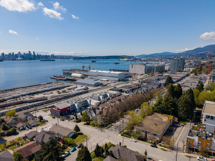 102-365 E 1st Street, North Vancouver, BC, V7L 4W5 - 27