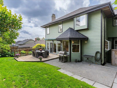 2471 Mowat Place - 3
