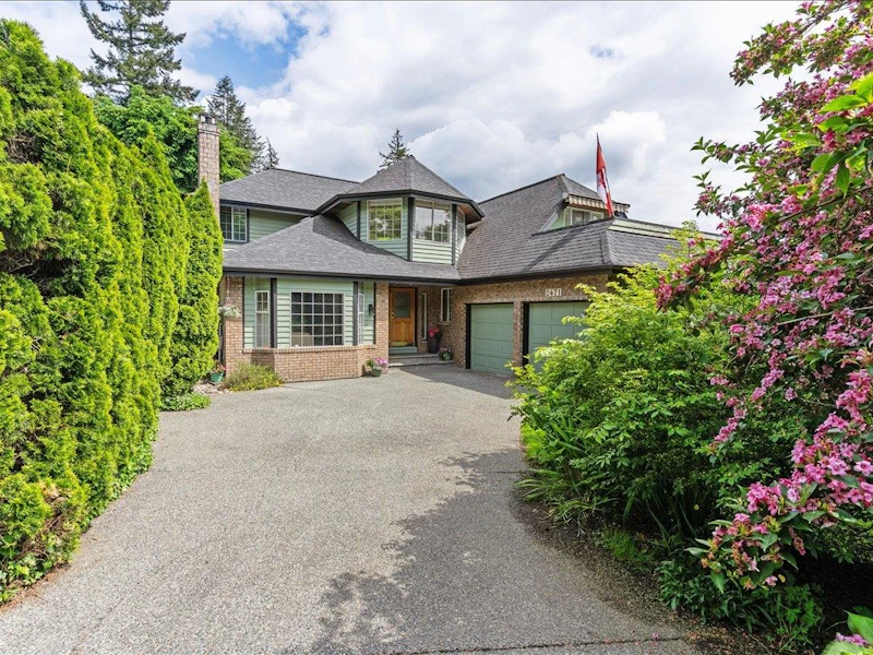 2471 Mowat Place, North Vancouver BC V7H 2X2