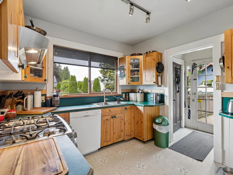 534 E 7th Street, North Vancouver, BC, V7L 1S3 - 12