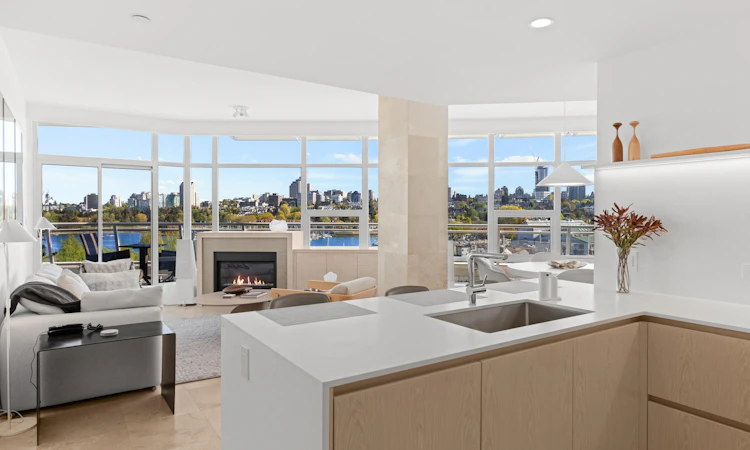 701-628 Kinghorne Mews