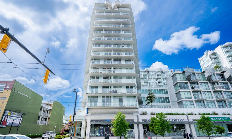 1107-2220 Kingsway