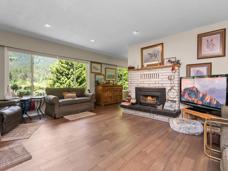 236 Water Avenue, Hope, BC, V0X 1L0 - 8