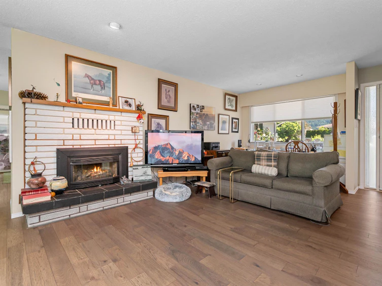 236 Water Avenue, Hope, BC, V0X 1L0 - 10