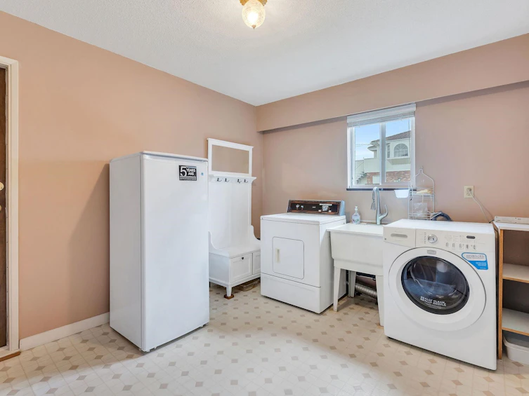 683 Gilmore Avenue, Burnaby, BC, V5C 5W6 - 27