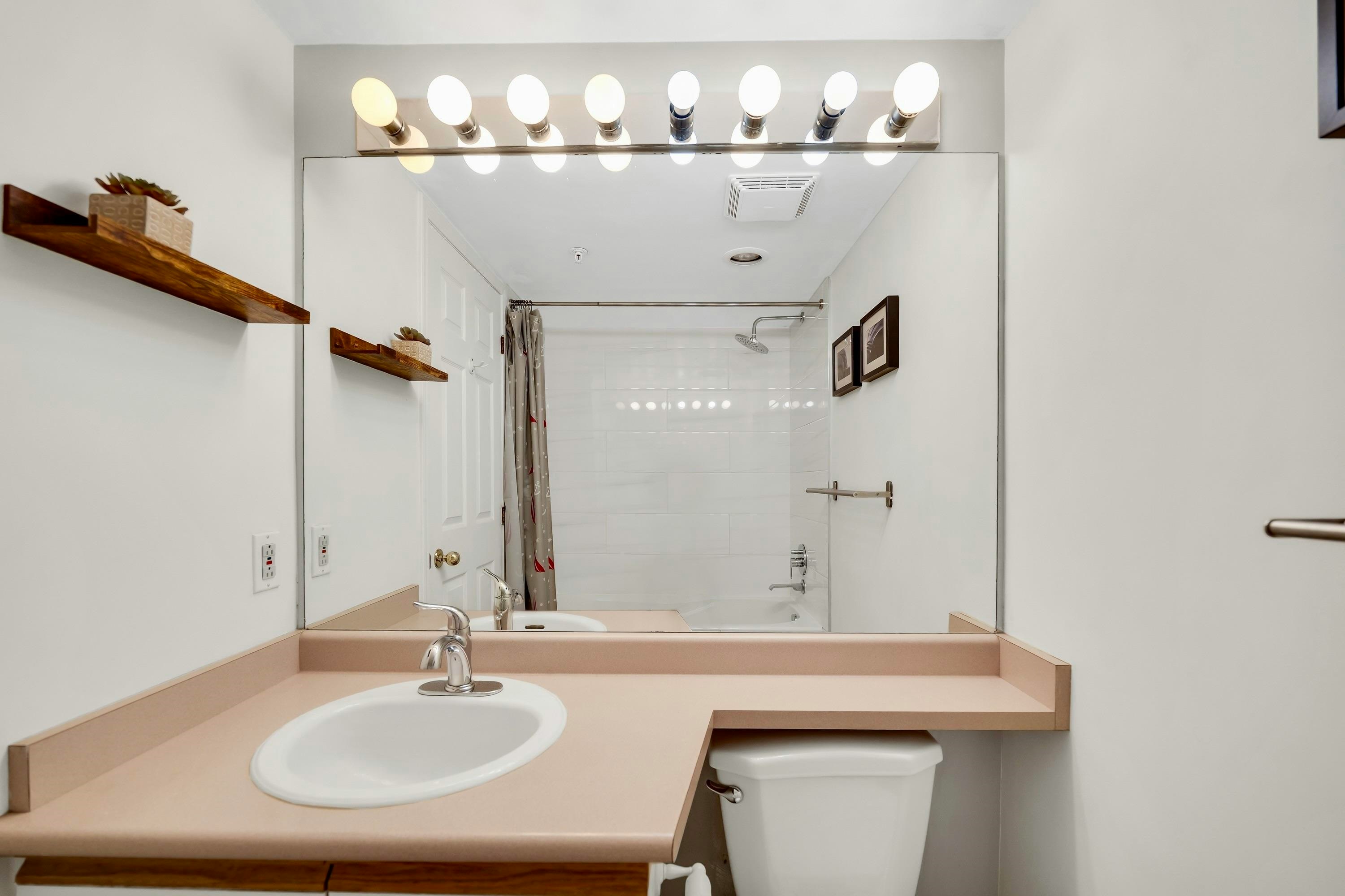 201B-40120 Willow Crescent, Squamish, BC, V8B 0L7 - 9