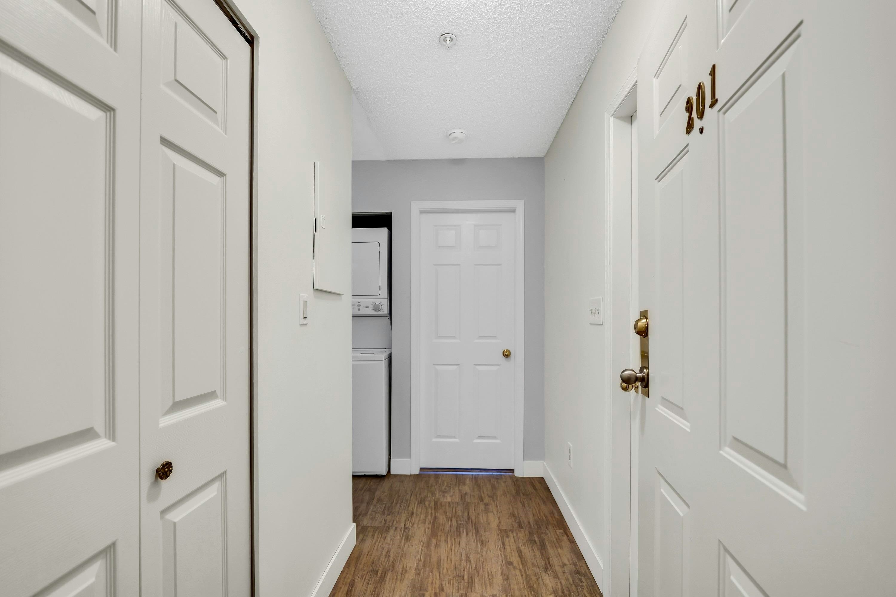 201B-40120 Willow Crescent, Squamish, BC, V8B 0L7 - 17