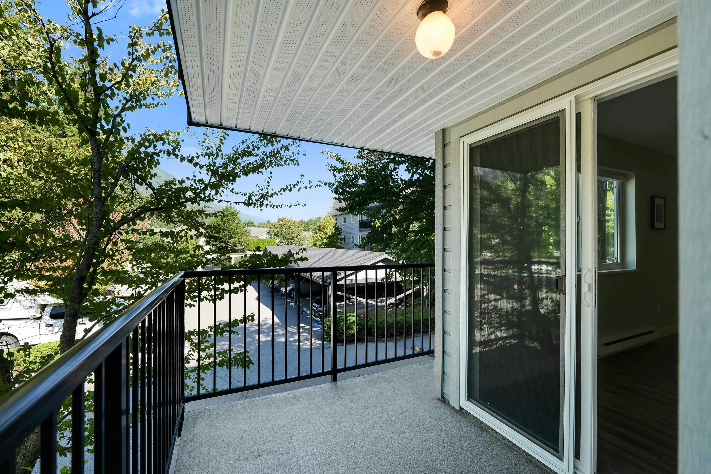 201B-40120 Willow Crescent, Squamish, BC, V8B 0L7 - 15