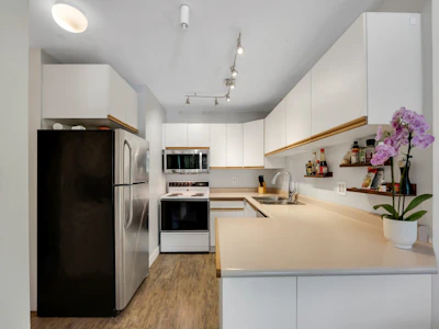 201B-40120 Willow Crescent - 5