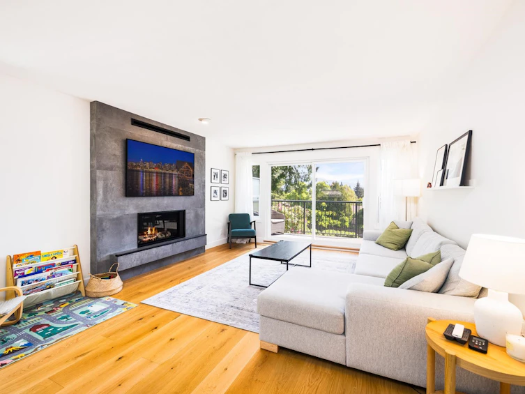 3985 Frames Place, North Vancouver, BC, V7G 2M5 - 5