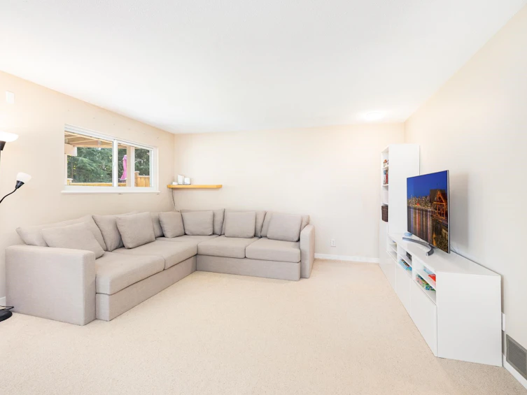 3985 Frames Place, North Vancouver, BC, V7G 2M5 - 33