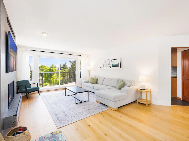 3985 Frames Place, North Vancouver, BC, V7G 2M5 - 7