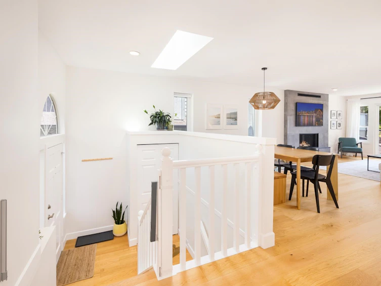 3985 Frames Place, North Vancouver, BC, V7G 2M5 - 25