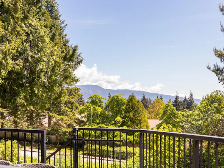 3985 Frames Place, North Vancouver, BC, V7G 2M5 - 28