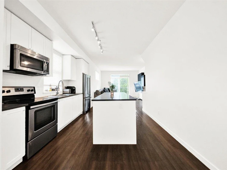 105-15340 Guildford Drive, Surrey, BC, V3R 0C9 - 10