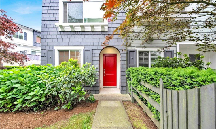 105-15340 Guildford Drive