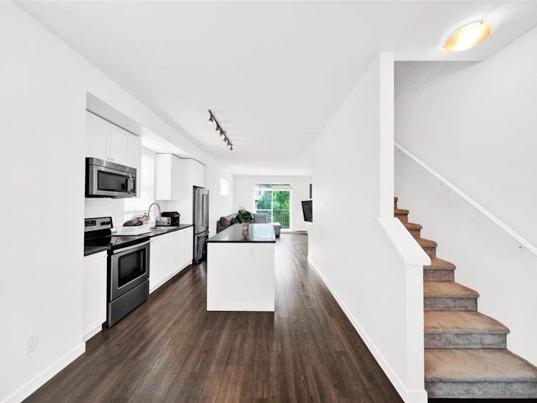 105-15340 Guildford Drive, Surrey, BC, V3R 0C9 - 9