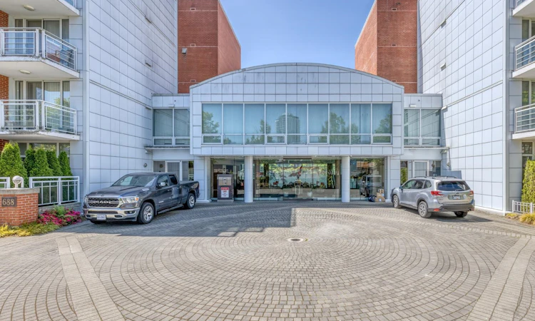403-688 Fairchild Road