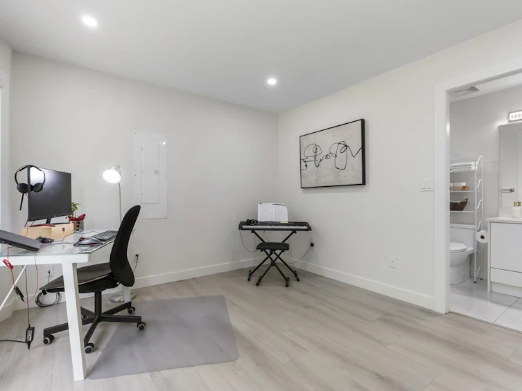 8034 166 Street, Surrey, BC, V4N 0H1 - 32
