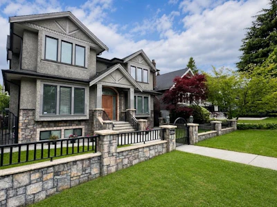 3894 Oxford Street - 3