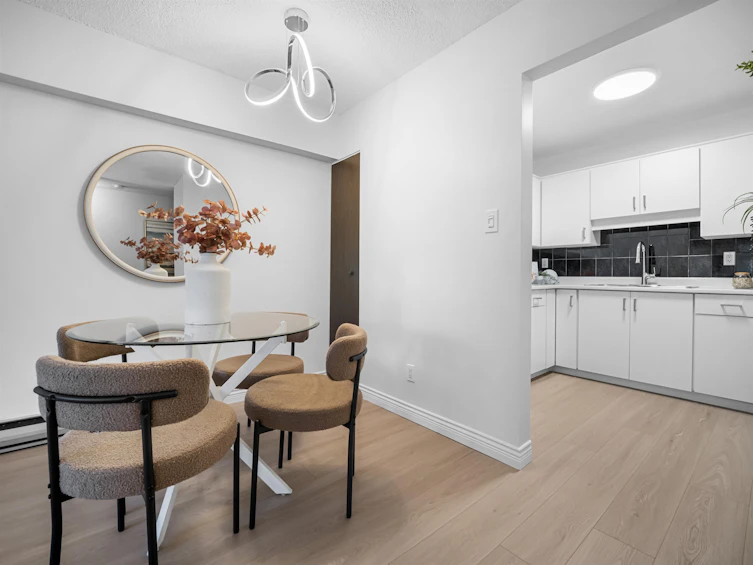 313-975 E Broadway, Vancouver, BC, V5T 1Y3 - 9
