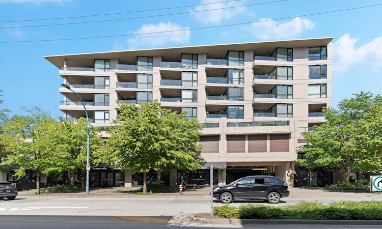 302-160 W 3rd Street