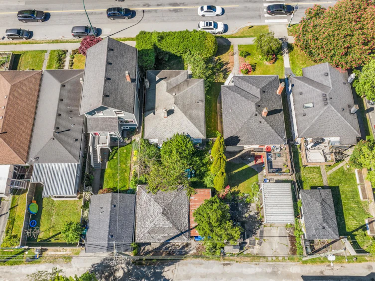 880 E 33rd Avenue, Vancouver, BC, V5V 3A5 - 4
