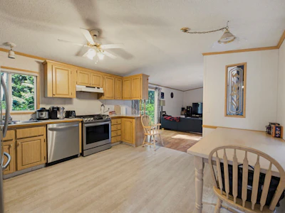 521 200 Street - 5