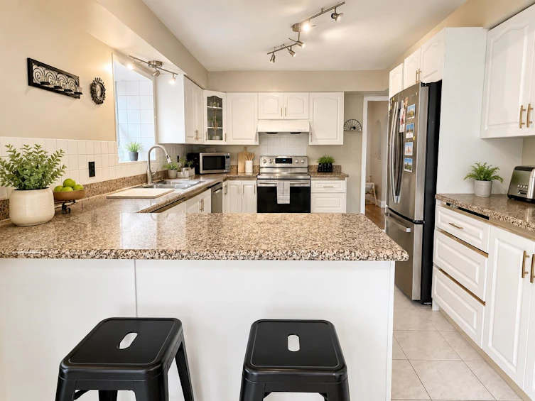 38304 Westway Avenue, Squamish, BC, V8B 0W6 - 26