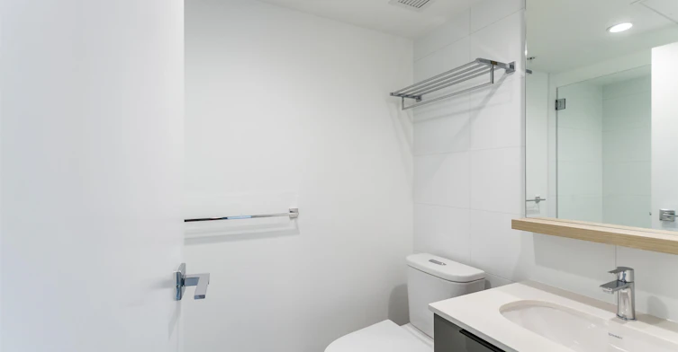 2010-567 Emerson Street, Coquitlam, BC, V3J 0M8 - 10