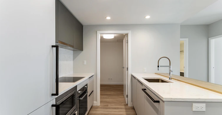 2010-567 Emerson Street, Coquitlam, BC, V3J 0M8 - 7