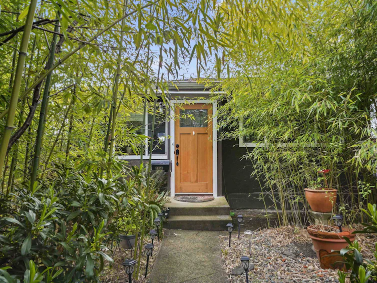 2850 E 6th Avenue, Vancouver, BC, V5M 1R8