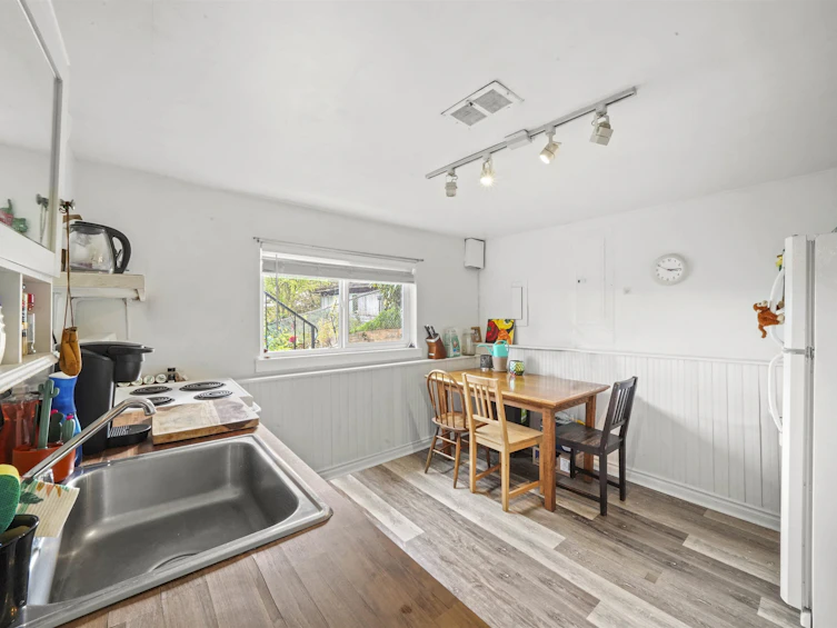 2850 E 6th Avenue, Vancouver, BC, V5M 1R8 - 23
