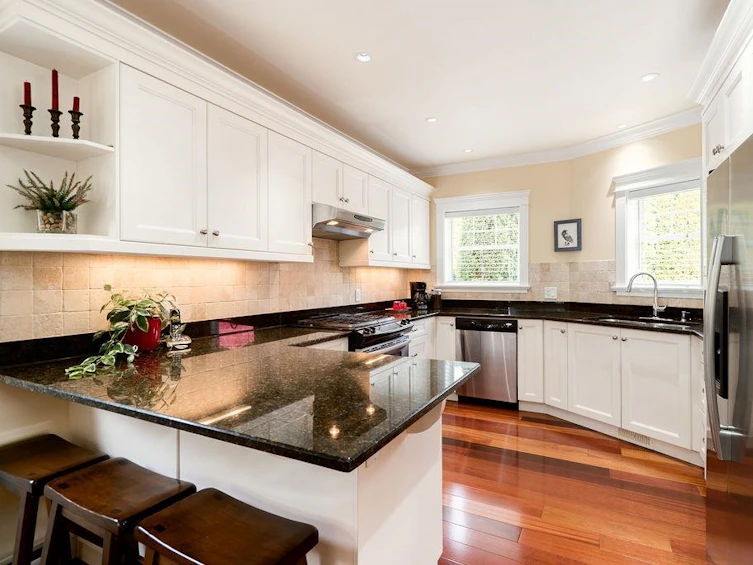 674 Colinet Street, Coquitlam, BC, V3J 4X4 - 6