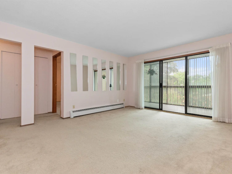 204-32055 Old Yale Road, Abbotsford, BC, V2T 2C8 - 2