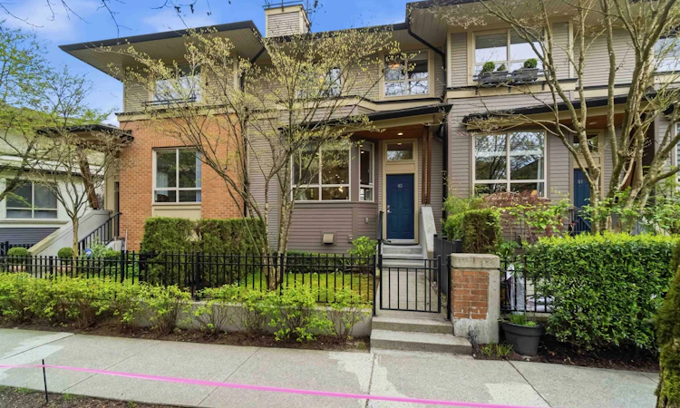 82-100 Klahanie Drive