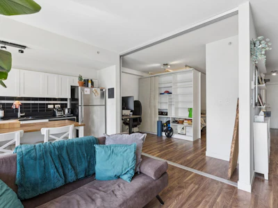 406-2511 Quebec Street - 5