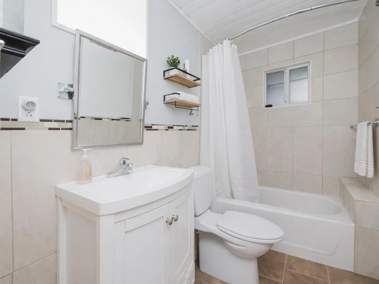 1405 Velvet Road, Gibsons, BC, V0N 1V0 - 28