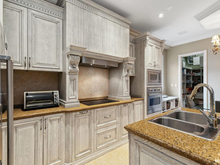 10051 Leonard Road, Richmond, BC, V7A 2N4 - 10