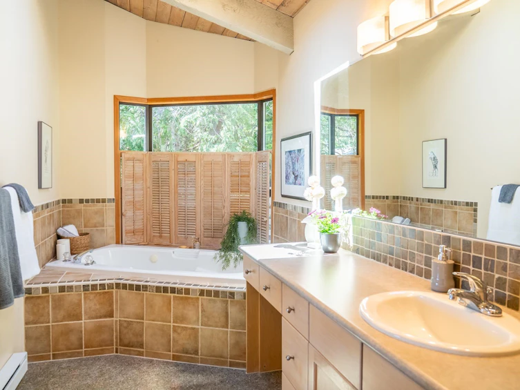 2659 Schooner Way, Pender Island, BC, V0N 2M2 - 19