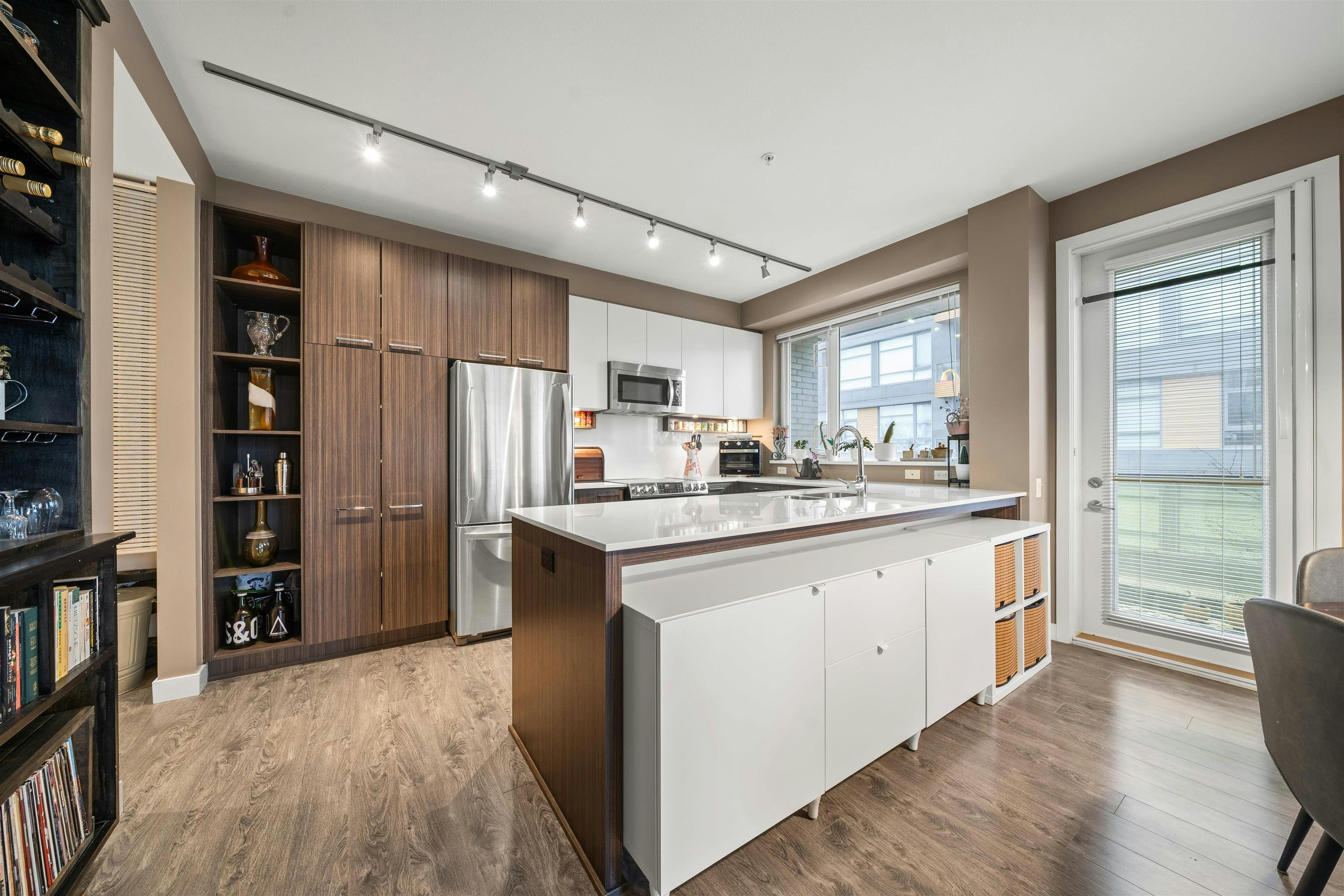 516-9250 University High Street, Burnaby, BC, V5A 0B3
