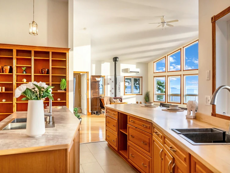 37189 Schooner Way, Pender Island, BC, V0N 2M2 - 11
