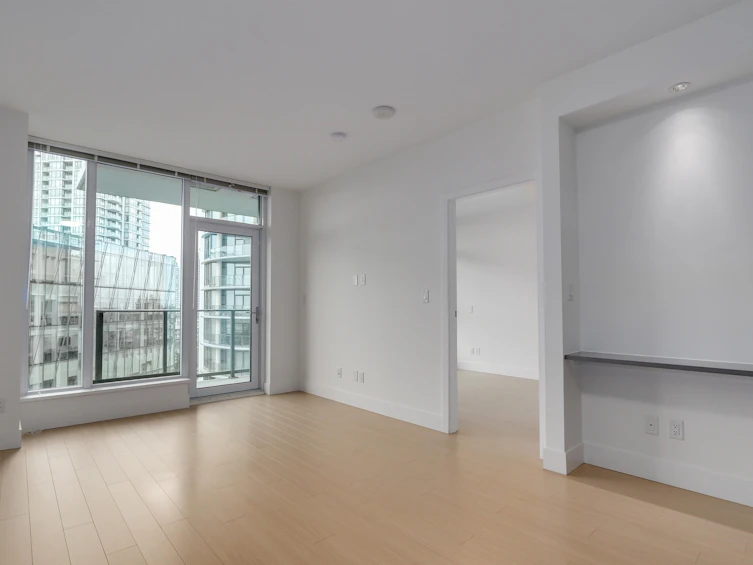 901-7388 Kingsway, Burnaby, BC, V3N 0G9 - 4