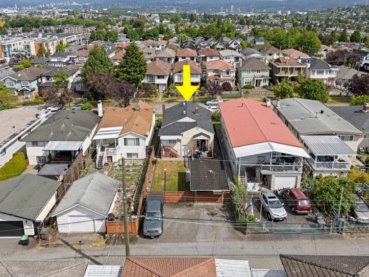 2964 E 4th Avenue, Vancouver, BC, V5M 1L2 - 3