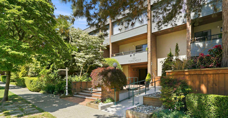 305-2475 York Avenue, Vancouver, BC, V6K 1C9 - 26