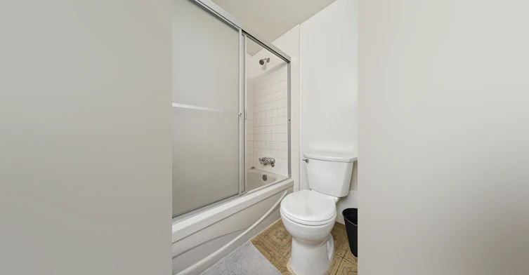 305-2475 York Avenue, Vancouver, BC, V6K 1C9 - 16