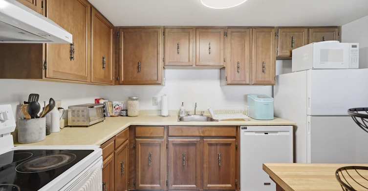 305-2475 York Avenue, Vancouver, BC, V6K 1C9 - 10