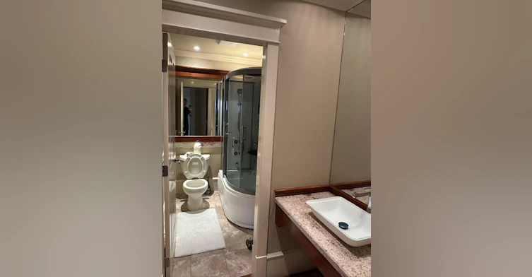 BSMT suite 2-750 Greenwood Road, West Vancouver, BC, V7S 1X7 - 6