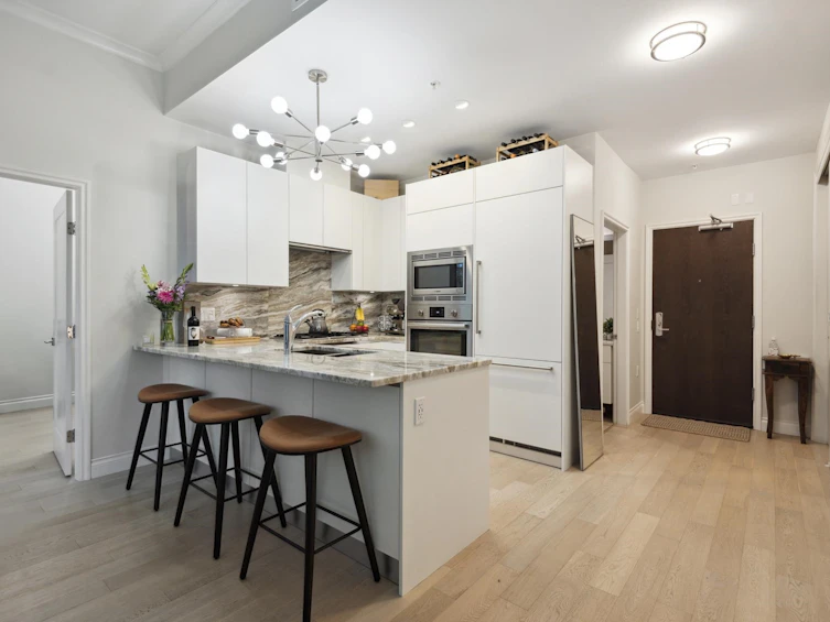 112-185 Victory Ship Way, North Vancouver, BC, V7L 0G2 - 8
