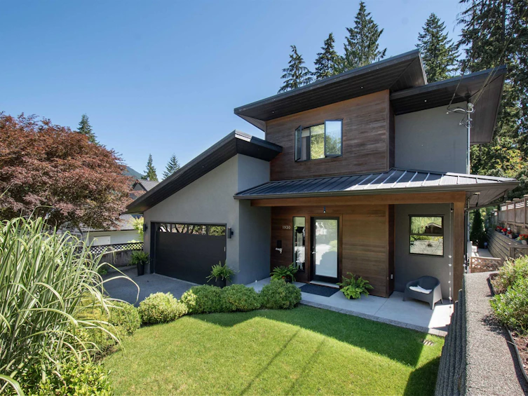 1930 Panorama Drive, North Vancouver, BC, V7G 1V1 - 2